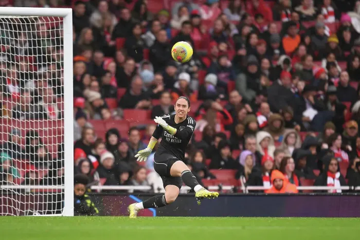 Framed Print : Arsenal vs. Chelsea: Women's Super League Clash at Emirates Stadium (2023-24)