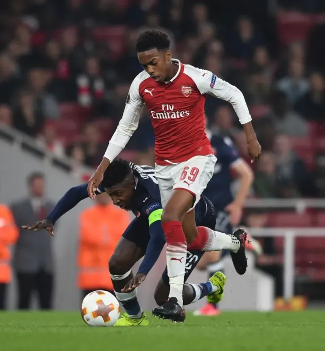 Framed Print : Arsenal vs Crvena Zvezda: Joe Willock Clashes with Mitchell Donald in Europa League Showdown Framed Print : Arsenal vs Crvena Zvezda: Joe Willock Clashes with Mitchell Donald in Europa League Showdown