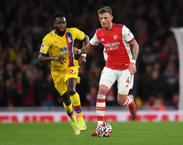 Framed Print : Arsenal vs Crystal Palace: Battle for Premier League Supremacy - Ben White vs Odsonne Edouard Clash