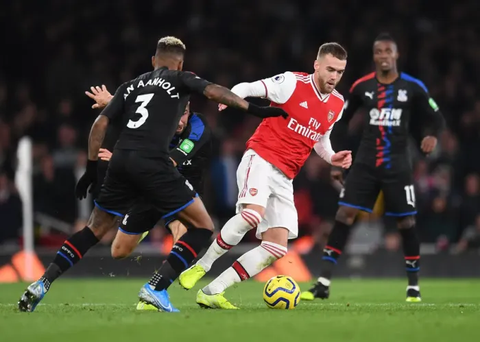 Framed Print : Arsenal vs Crystal Palace: A Clash Between Chambers and van Aanholt in the Premier League Framed Print : Arsenal vs Crystal Palace: A Clash Between Chambers and van Aanholt in the Premier League