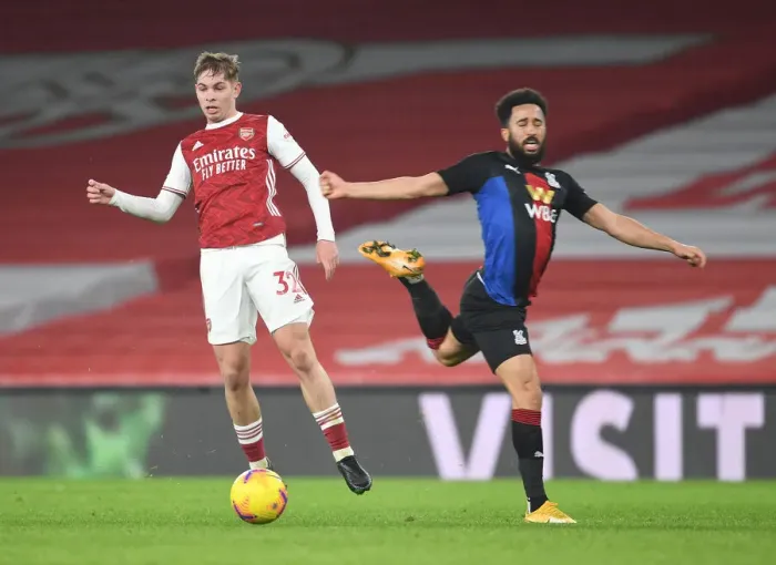 Framed Print : Arsenal vs Crystal Palace: Emile Smith Rowe Clashes with Andros Townsend in Empty Emirates Stadium, Premier League 2020-21