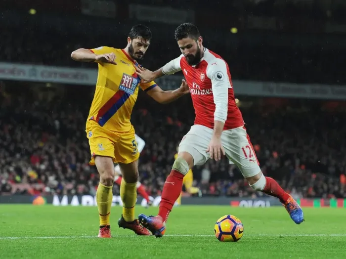 Framed Print : Arsenal vs Crystal Palace: Olivier Giroud Faces Off Against James Tomkins in Premier League Clash