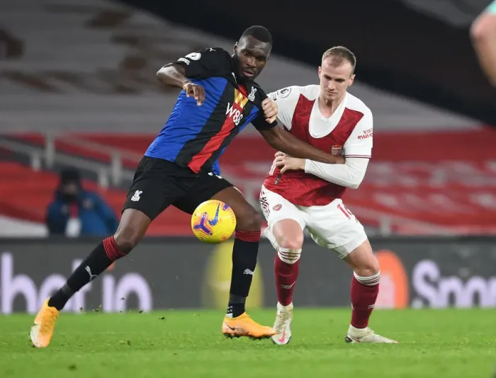 Framed Print : Arsenal vs Crystal Palace: Rob Holding Clashes with Christian Benteke in Empty Emirates Stadium, Premier League 2020-21