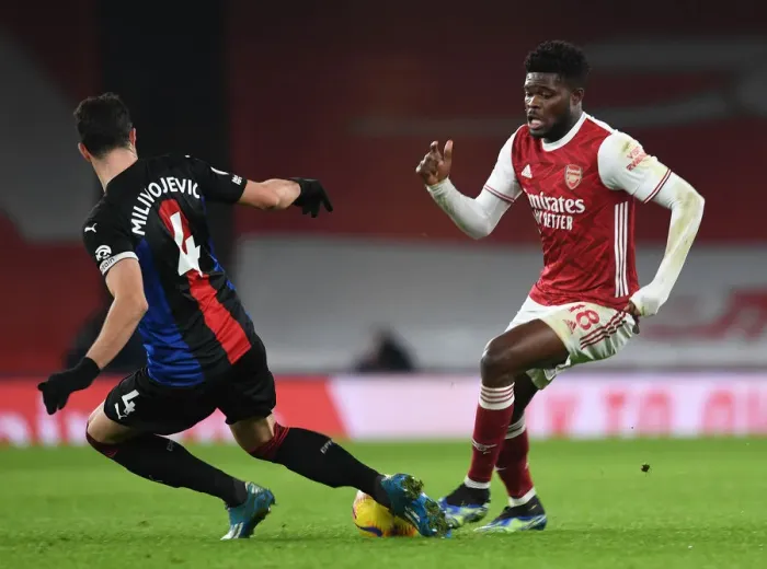 Framed Print : Arsenal vs Crystal Palace: Thomas Partey and Luka Milivojevic Clash in Empty Emirates Stadium, Premier League 2021