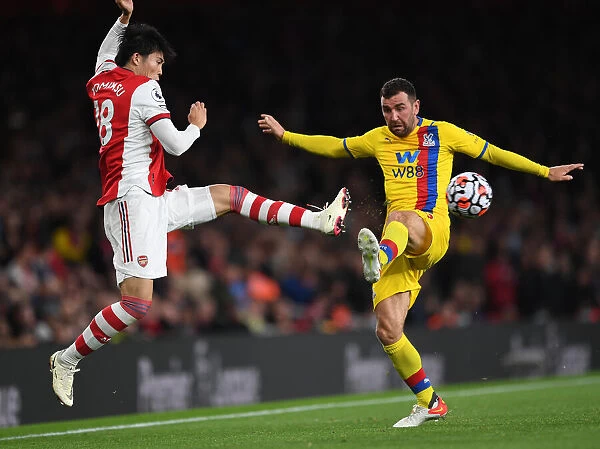 Arsenal vs Crystal Palace: Tomiyasu Faces McArthur Pressure in Premier League Clash (2021-22)