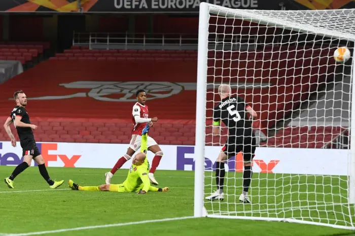 Framed Print : Arsenal vs Dundalk: Empty Emirates Stadium - UEFA Europa League (2020-21)