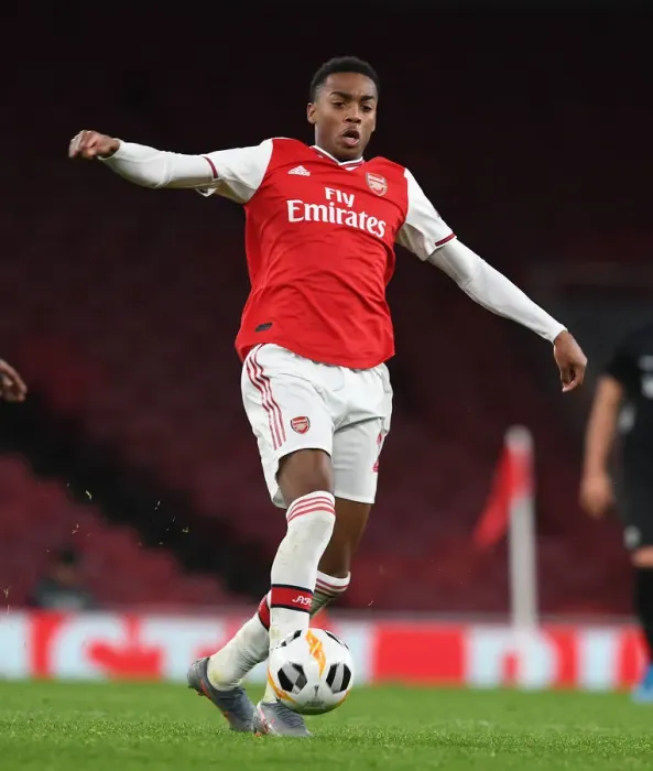 Framed Print : Arsenal vs Eintracht Frankfurt: Joe Willock in Action - UEFA Europa League Group F Framed Print : Arsenal vs Eintracht Frankfurt: Joe Willock in Action - UEFA Europa League Group F