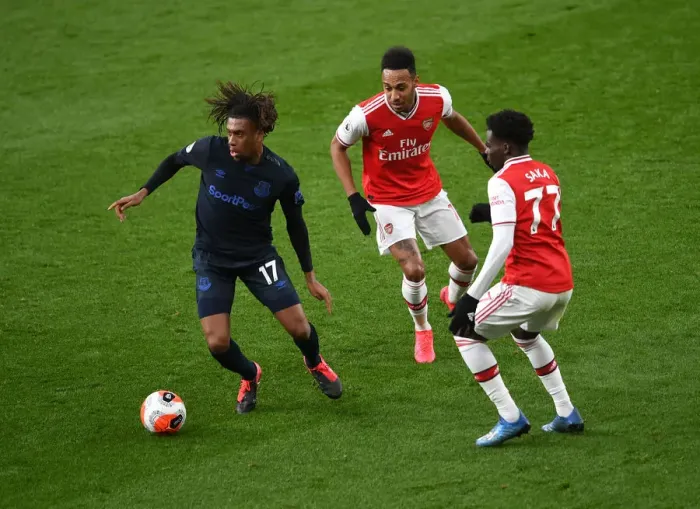 Framed Print : Arsenal vs Everton: Aubameyang and Saka Clash in Intense Premier League Showdown