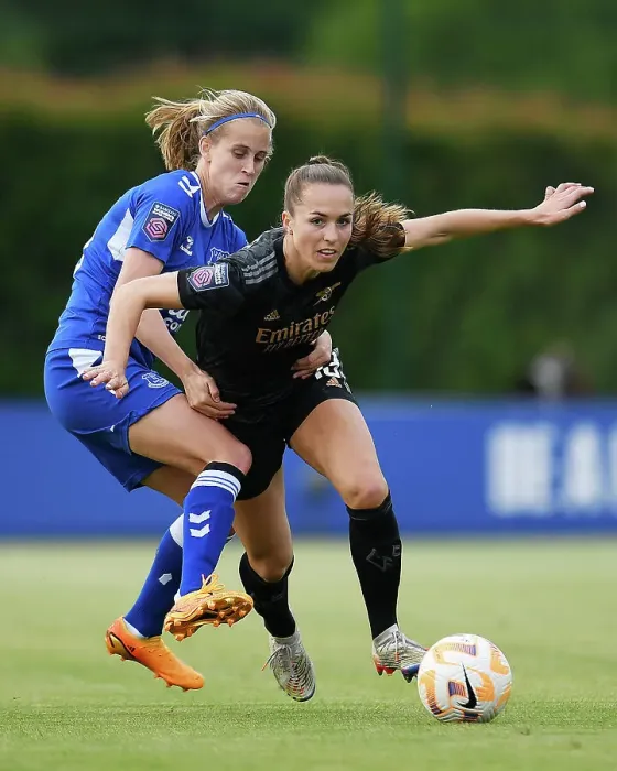 Framed Print : Arsenal vs. Everton: A Battle for Possession in the FA Women's Super League