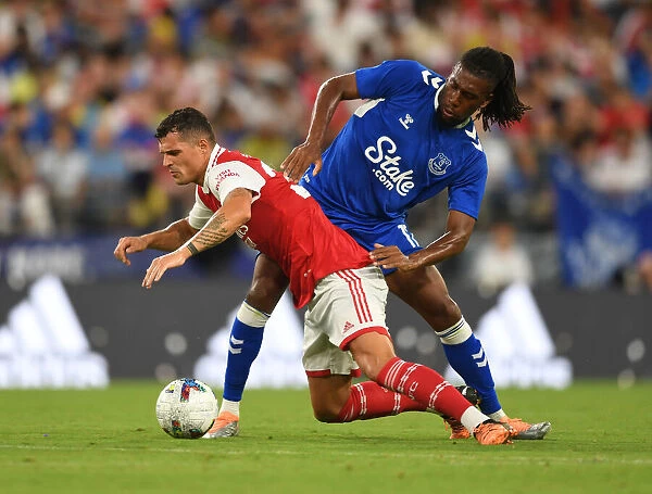 Arsenal vs. Everton: Granit Xhaka Fouls Alex Iwobi in Pre-Season Clash