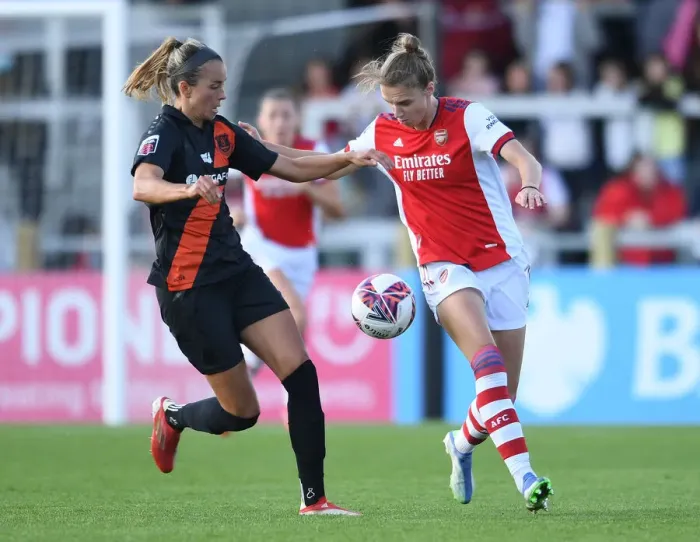 Framed Print : Arsenal vs Everton: Miedema Faces Off Against Sevecke in FA WSL Clash Framed Print : Arsenal vs Everton: Miedema Faces Off Against Sevecke in FA WSL Clash