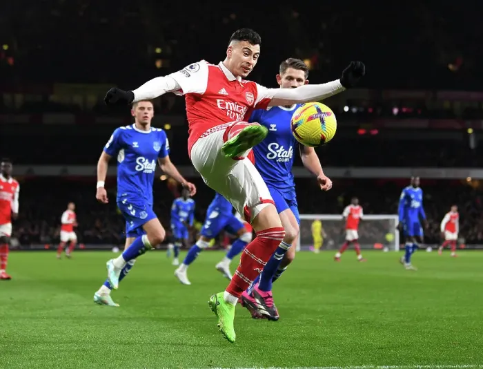 Framed Print : Arsenal vs Everton: Premier League Clash at Emirates Stadium, London (2023)