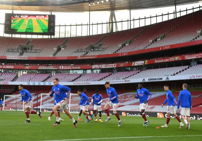 Framed Print : Arsenal vs. Everton: Premier League Showdown - Arsenal Players Ready at Emirates Stadium Framed Print : Arsenal vs. Everton: Premier League Showdown - Arsenal Players Ready at Emirates Stadium