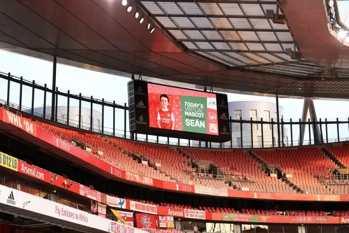 Framed Print : Arsenal vs. Everton: Premier League Showdown at Emirates Stadium