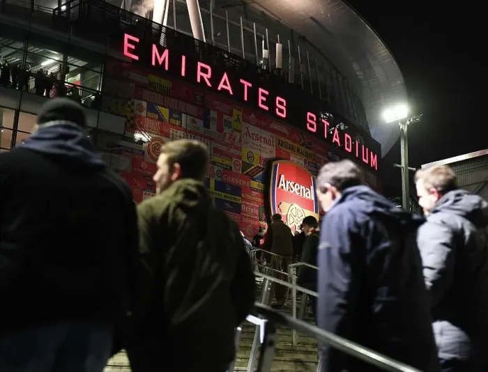 Framed Print : Arsenal vs Everton: Premier League Showdown at Emirates Stadium