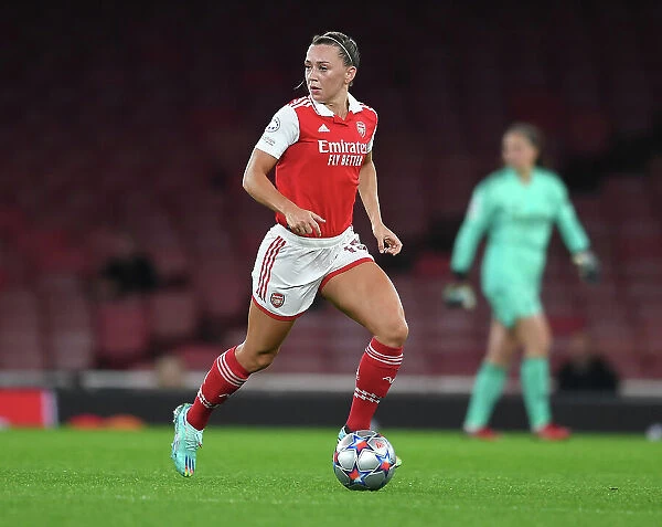 Arsenal vs. FC Zurich: Battle in Champions League Group C - Katie McCabe in Action