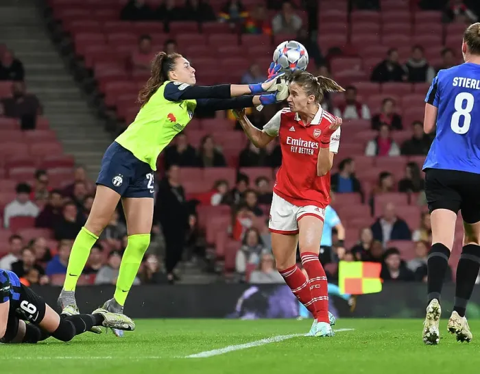 Framed Print : Arsenal vs FC Zurich: Vivianne Miedema Clashes in UWCL Group C Match