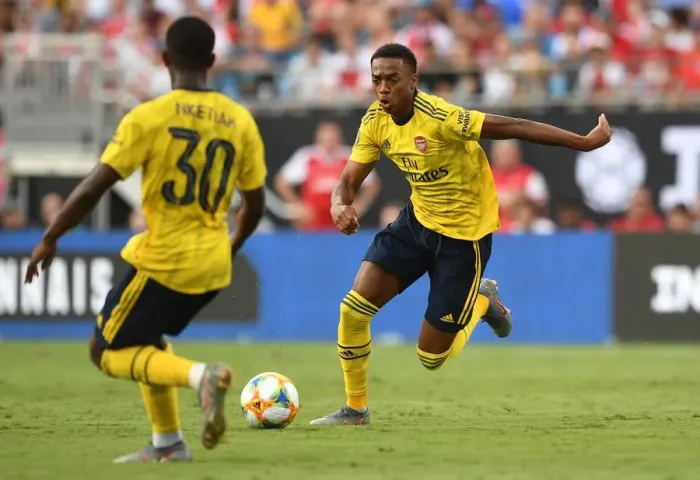 Framed Print : Arsenal vs. Fiorentina: Joe Willock Shines in 2019 International Champions Cup, Charlotte