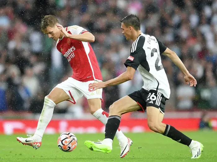 Framed Print : Arsenal vs. Fulham: A Fight for Control in the 2023-24 Premier League - Battle for Possession