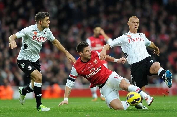 Arsenal vs Fulham: Giroud Fights for Possession against Sidwell and Hughes (2012-13)