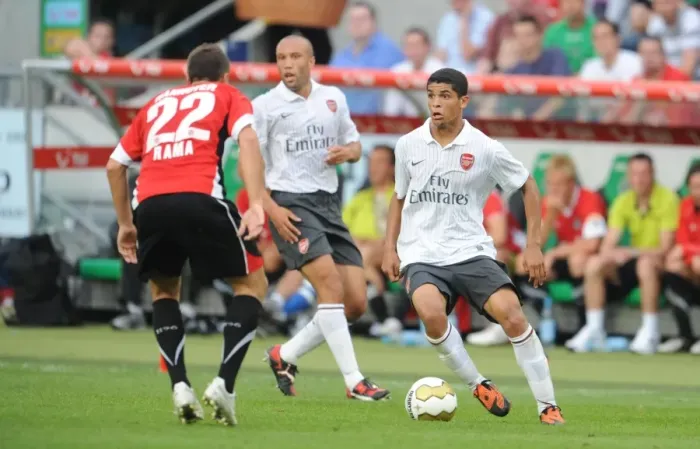 Framed Print : Arsenal vs. Hannover 96: 2009-10 Season Match
