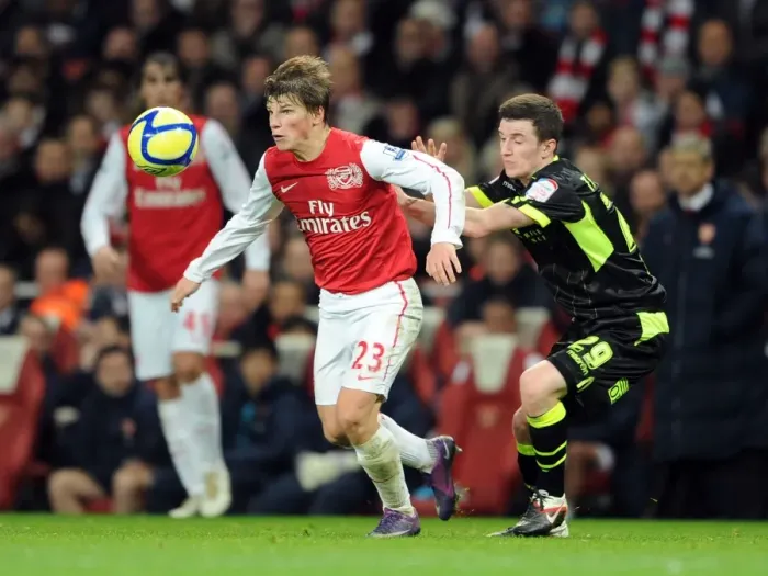 Framed Print : Arsenal vs Leeds United: Andrey Arshavin Battles for the Ball in FA Cup Clash (2011-12) Framed Print : Arsenal vs Leeds United: Andrey Arshavin Battles for the Ball in FA Cup Clash (2011-12)