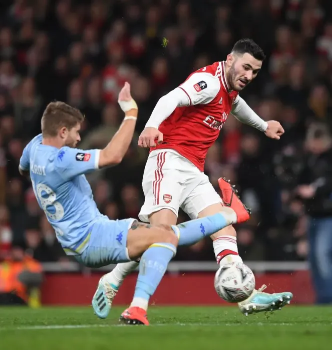 Framed Print : Arsenal vs Leeds United: FA Cup Clash – Sead Kolasinac vs Gaetano Berardi