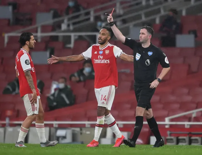 Framed Print : Arsenal vs Leicester: Chris Kavanagh Shows Red Card in Premier League Clash (2019-20) Framed Print : Arsenal vs Leicester: Chris Kavanagh Shows Red Card in Premier League Clash (2019-20)