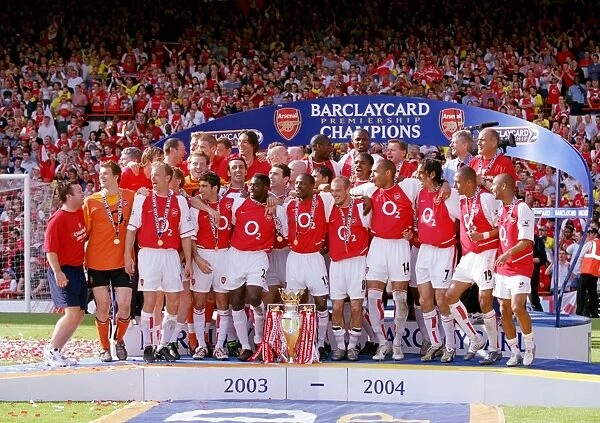 Arsenal vs Leicester City: A Battle from the 2005-06 Season