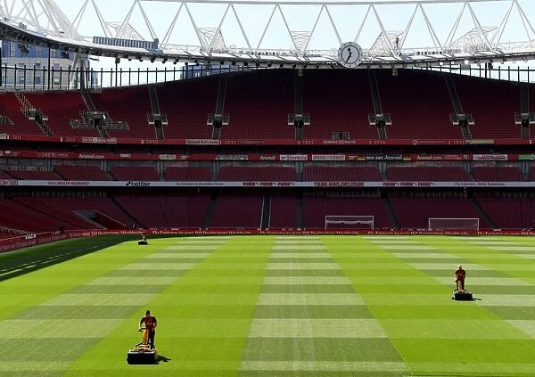 Arsenal vs Leicester City: Emirates Stadium, Premier League Opening Match (2017-18)