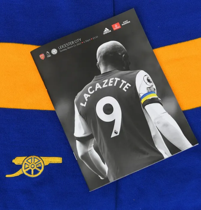 Framed Print : Arsenal vs Leicester City: Premier League Showdown at Emirates Stadium