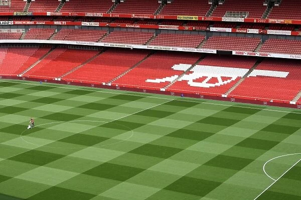 Arsenal vs. Leicester City: Preparing the Emirates Stadium Pitch (2017-18)