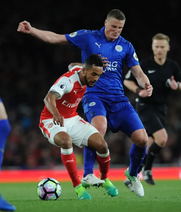 Framed Print : Arsenal vs Leicester City: Theo Walcott vs Robert Huth - Premier League Battle