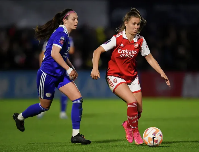 Framed Print : Arsenal vs Leicester City: Women's Super League Clash - Pelova Fights Past Defender