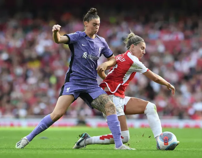 Framed Print : Arsenal vs. Liverpool: A Fight for Supremacy in the Barclays Women's Super League (2023-24) - Battle for Possession at Emirates Stadium