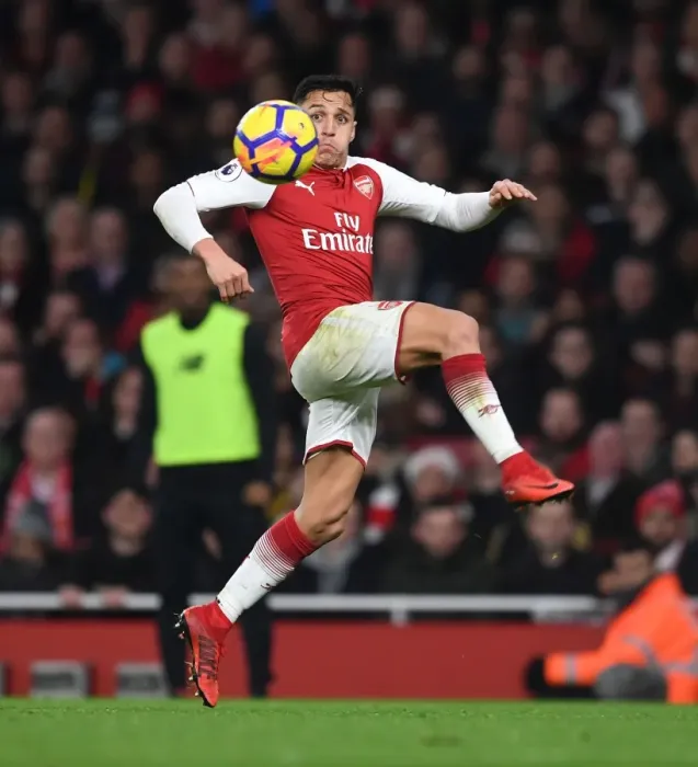 Framed Print : Arsenal vs Liverpool: Alexis Sanchez in Action at the Emirates Stadium (2017-18)