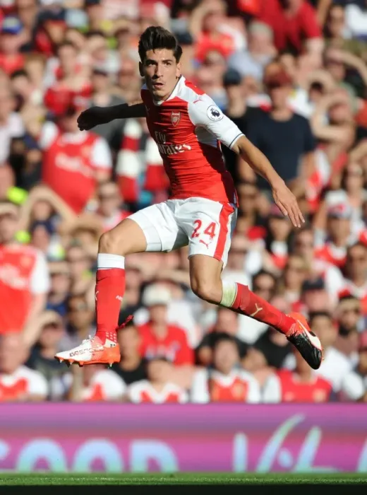 Framed Print : Arsenal vs Liverpool: Hector Bellerin's Performance at the Emirates Stadium (2016-17)