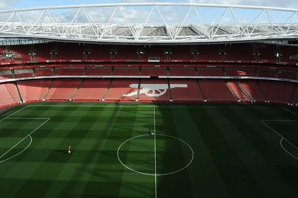 Arsenal vs Liverpool: A Peek into the Pre-Match Pitch Preparation at Emirates Stadium (2013-14)