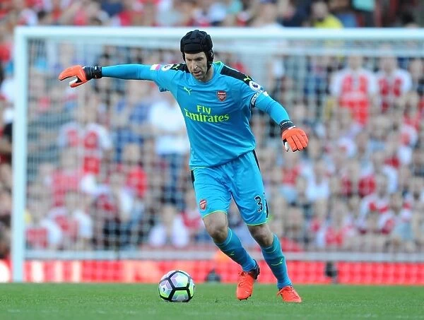 Arsenal vs Liverpool: Petr Cech's Action-Packed Performance at Emirates Stadium (2016-17)