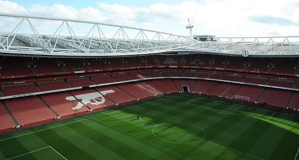 Arsenal vs Liverpool: Pre-Match Preparations at Emirates Stadium (2013-14)