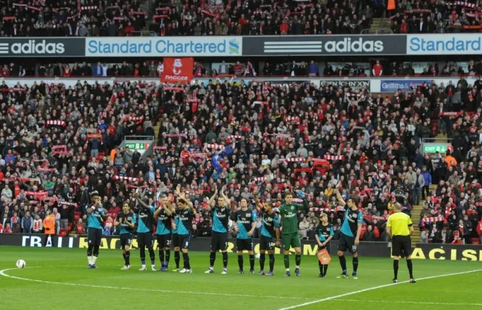 Framed Print : Arsenal vs. Liverpool - Premier League Showdown (2011-2012) Framed Print : Arsenal vs. Liverpool - Premier League Showdown (2011-2012)