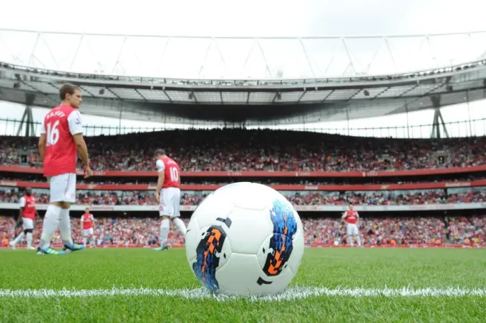 Framed Print : Arsenal vs. Liverpool: Premier League Showdown at Emirates Stadium (2011-2012) Framed Print : Arsenal vs. Liverpool: Premier League Showdown at Emirates Stadium (2011-2012)