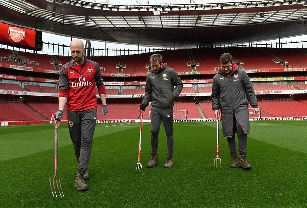 Arsenal vs Liverpool: Preparing the Emirates Stadium Turf for Battle (2017-18)