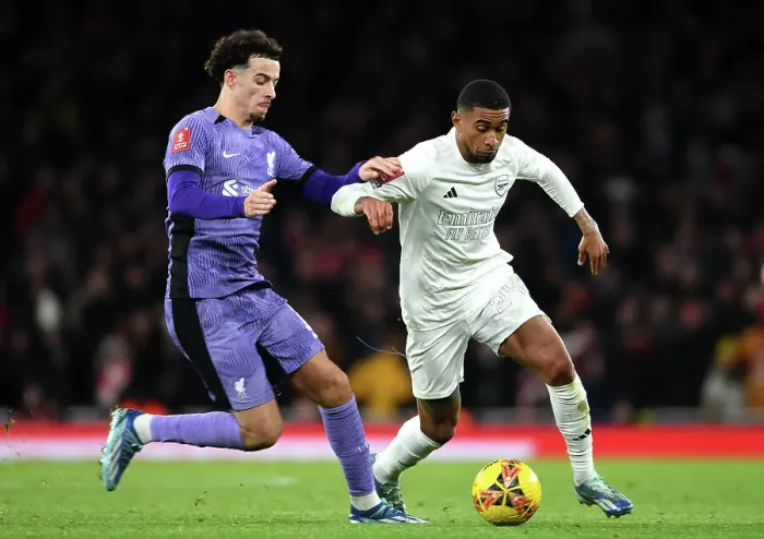 Framed Print : Arsenal vs. Liverpool: No More Red - FA Cup Clash Amidst Anti-Knife Crime Campaign: Arsenal Debut All-White Kit