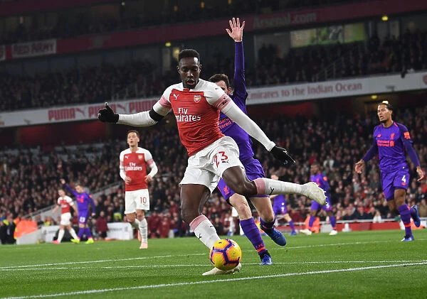 Arsenal vs Liverpool: Welbeck in Action at the Emirates Stadium, 2018-19 Premier League