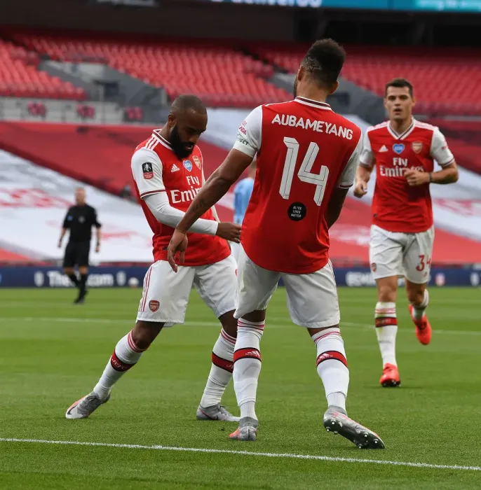 Framed Print : Arsenal vs Manchester City - Aubameyang and Lacazette Score in FA Cup Semi-Final Thriller