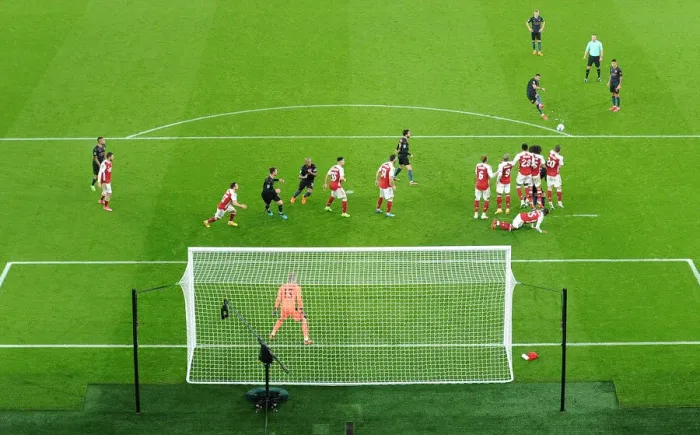 Framed Print : Arsenal vs Manchester City: Carabao Cup Clash at Emirates Stadium