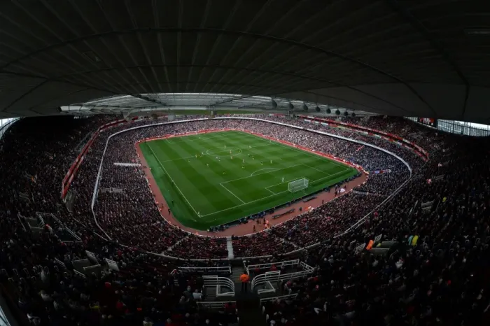 Framed Print : Arsenal vs Manchester City: Emirates Battle, Premier League 2016-17 Framed Print : Arsenal vs Manchester City: Emirates Battle, Premier League 2016-17