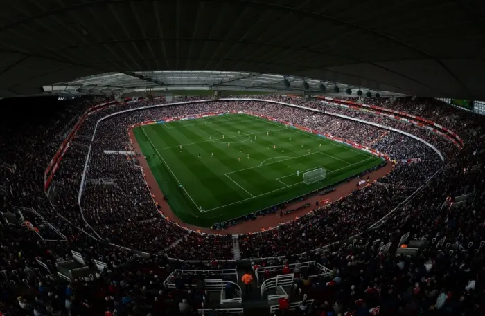 Framed Print : Arsenal vs Manchester City: Emirates Battle, Premier League 2016-17