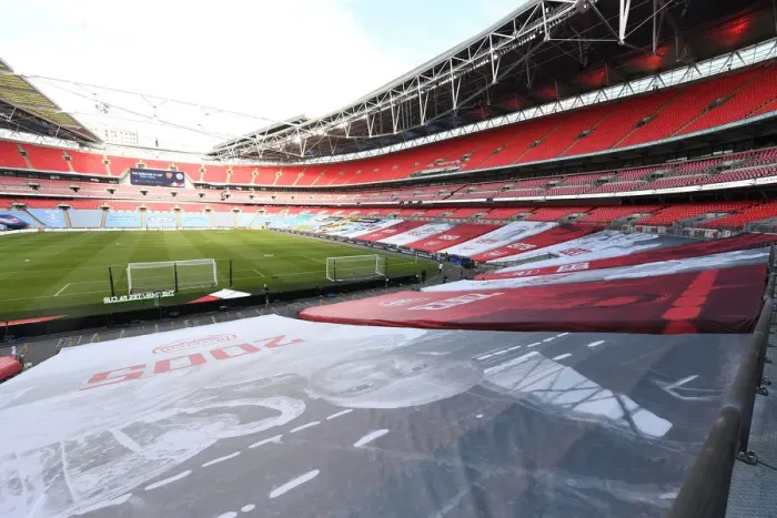 Framed Print : Arsenal vs Manchester City: FA Cup Semi-Final Showdown at Wembley Stadium